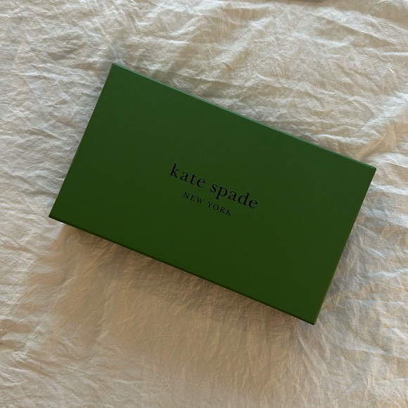 Brand new Kate spade poppy wallet - Picture 5 of 5